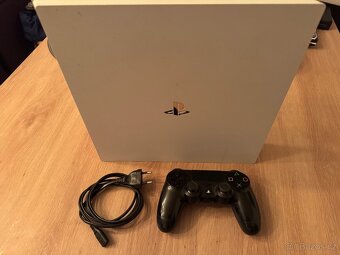 Playstation 4 pro 1T - 6