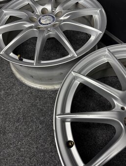 Alu Mercedes 5x112 17” - 6