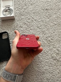 iPhone 13 mini 128 GB červená - 6