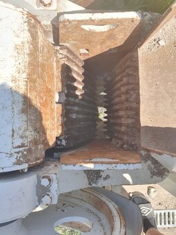 Drtič kamene, betonu , stavební suti - 6
