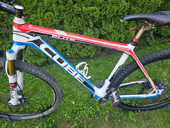 Německé 29" horské karbonové kolo CUBE, rám 21", FOX - 6