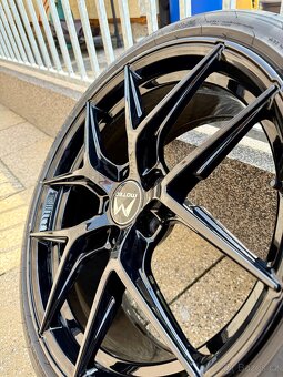 ALU kola Motec Ultimate MCR4, 5x112, velikost 8x18, ET 45 - 6