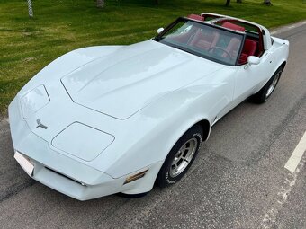 Chevrolet Corvette C3 z roku 1980 - 6