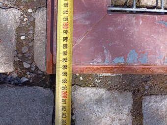 Staré, kovové dveře "80" - 6