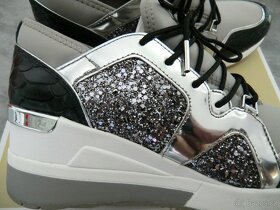 LUXUSNÍ MICHAEL KORS SCOUT SNEAKERSvel. 40 - 6