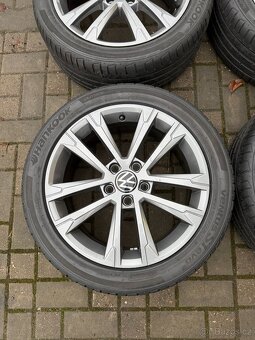 ORIGINÁL Alu Volkswagen SINGAPORE R17, 5x112 - TOP STAV - 6