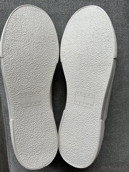 Nové Tommy Hilfiger vel.44. - 6