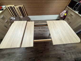 Stůl se 6 židlemi - 6