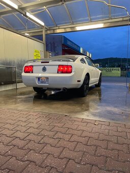 Ford Mustang V6 4.0, 2005 – splněný sen na prodej - 6