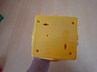 Interaktivní kostka pro batolata, 10cm - 6
