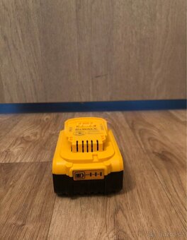 Aku vrtačka/ šroubovák DeWALT - 6