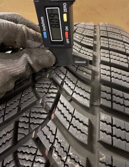 Original sada BMW I4 / 4 G26 styl. 858m 245/45/18 95% - 6