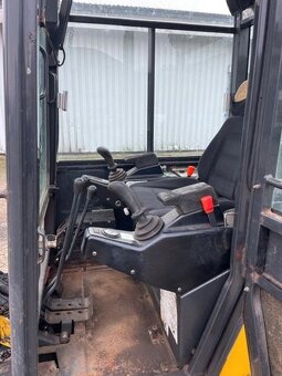 Bobcat 320 - 6