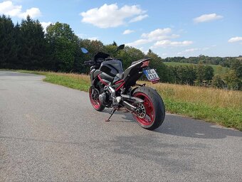 Kawasaki Z900 - 6