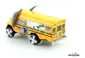 KOVOVOVÝ MODEL MISS FRITTER- AUTA CARS - 6