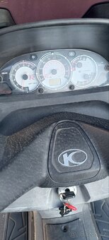Kymco Xciting 300i R Skútr - 6