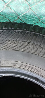 Prodám zimní 215/65/16c a 245/75/16 - 6
