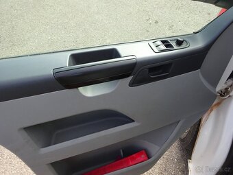 VW Transporter 2.0 TDI SANITKA r.v.2012 (103 kw)AUTOMAT - 6