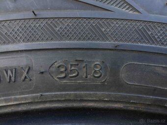 1ks zimní pneu Nokian 4mm - 215/65/17 DOT 3518 - 6