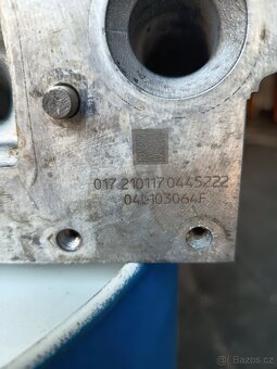 Hlava válců VW 1.6 TDI 04L103064F - 6