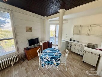 Pronájem 1+kk, 40 m² – Luxusní dům se zahradou, bazénem a vý - 6
