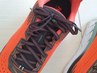 Hoka Clifton 5 - 6