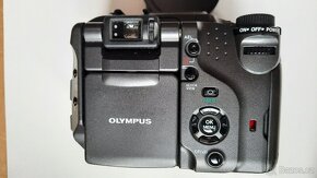 Olympus Camedia C-7070 Wide Zoom - 6