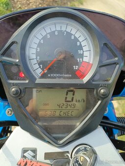 Suzuki SV650 - 6