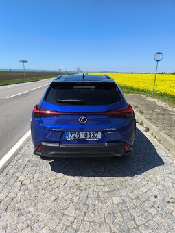 Lexus UX 250H výbava F sport design plus bitone - 6