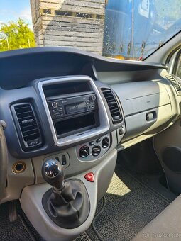 Renault Trafic 2.0 L2H1 Passenger 9 míst - 6