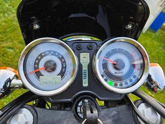 Benelli Imperiale 400 červená, výbava v ceně 14 tisíc - 6