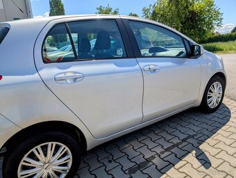 TOYOTA YARIS 1.3VVT-i 64kW EXECUTIVE AUTOMAT - 6