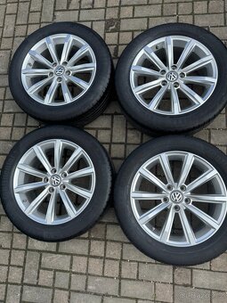 ORIGINÁL Alu Volkswagen London R17, 5x112 - TOP, LETNÍ, TPMS - 6