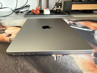 Apple MacBook Pro 14" (2021) – M1 Pro, 16 GB RAM, 512 GB SS - 6
