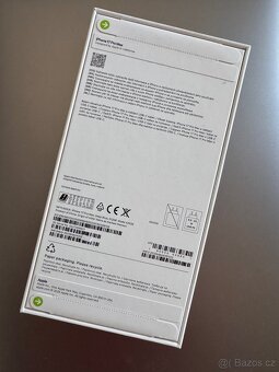 Apple iPhone 17 Pro Max 512GB tmavě modrý - 6