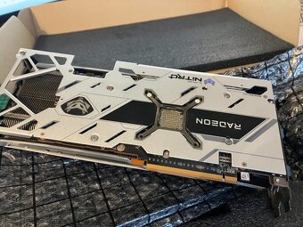 12GB GDDR6 AMD RX 6700 XT Sapphire NITRO+ - 6