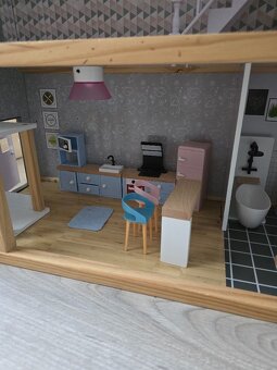 Dřevěný domeček pro panenky - 6