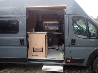 Obytná Vestavba (zánovní) L4H3 pro 4 osoby RV EVO - 6