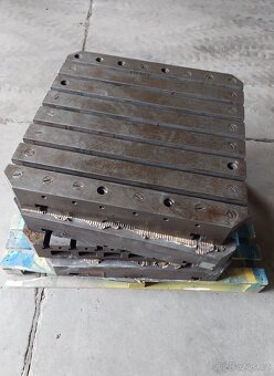 Upínací litinové úhelníky, upínací desky, kostky - 6