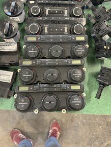 Octavia 2 gateway, výdechy topení, panel Klimy, páčky - 6
