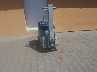 Vibrační deska Swepac FB225 30kN - 6