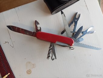 sbírka švýcarských skládacích nožů Victorinox - 6