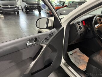 Volkswagen Tiguan 2,0 TSI DSG 4MOTION VÝHŘEV - 6
