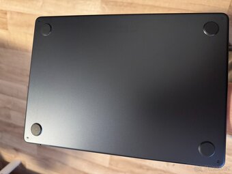 MacBook Air M3 24/512GB midnight, super stav - 6