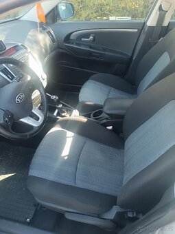 Kia Ceed 2010, 1.6 benzin - 6
