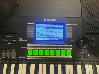 Klávesy YAMAHA PSR S550 - 6