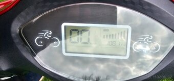 Elektrická tříkolka Selvo 31000 - 6