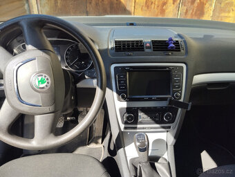 Prodám Octavia 2 1.2 77Kw TSI benzín - 6