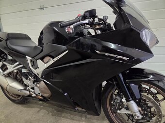 Honda VFR 800 VTEC - 6