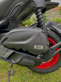 Aprilia SR GT 125 Sport - 6